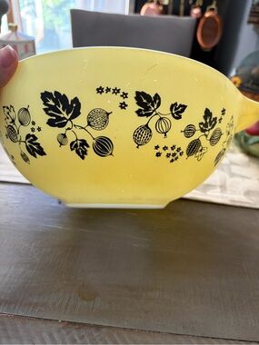 Vintage Pyrex Cinderella mixing  bowl Gooseberry pattern